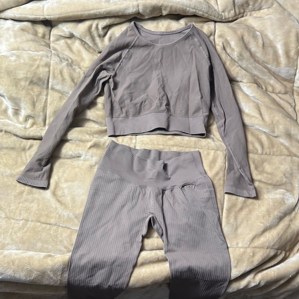 Gray Ribbed Long Sleeve Crop Top and Leggings Set